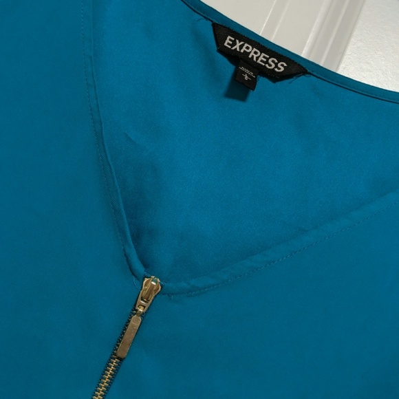 Top - Picture 2 of 2